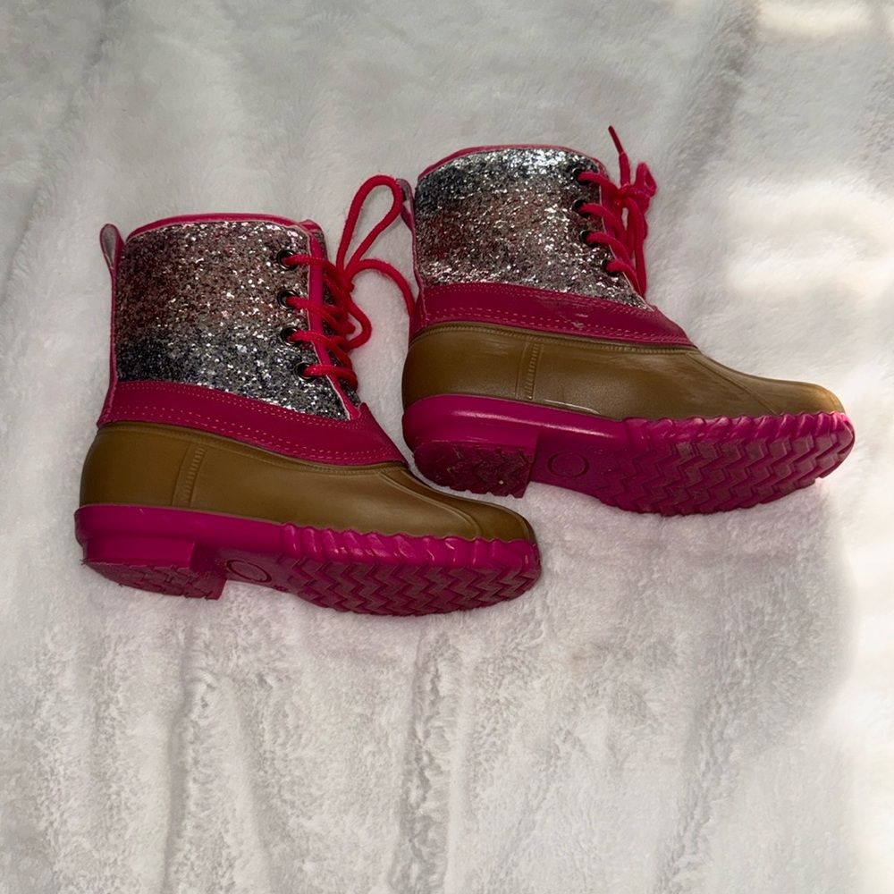 Fab kids size 9 duck boot pink, silver, and silver pink